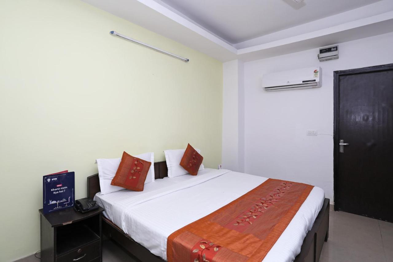 Oyo 11392 The Hotel Grand Hospitality Noida Bagian luar foto