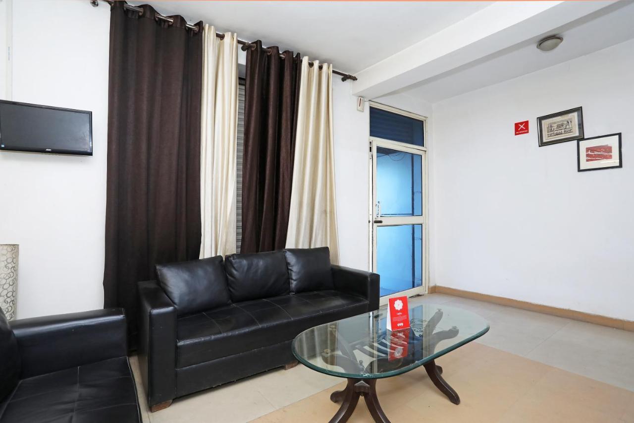 Oyo 11392 The Hotel Grand Hospitality Noida Bagian luar foto