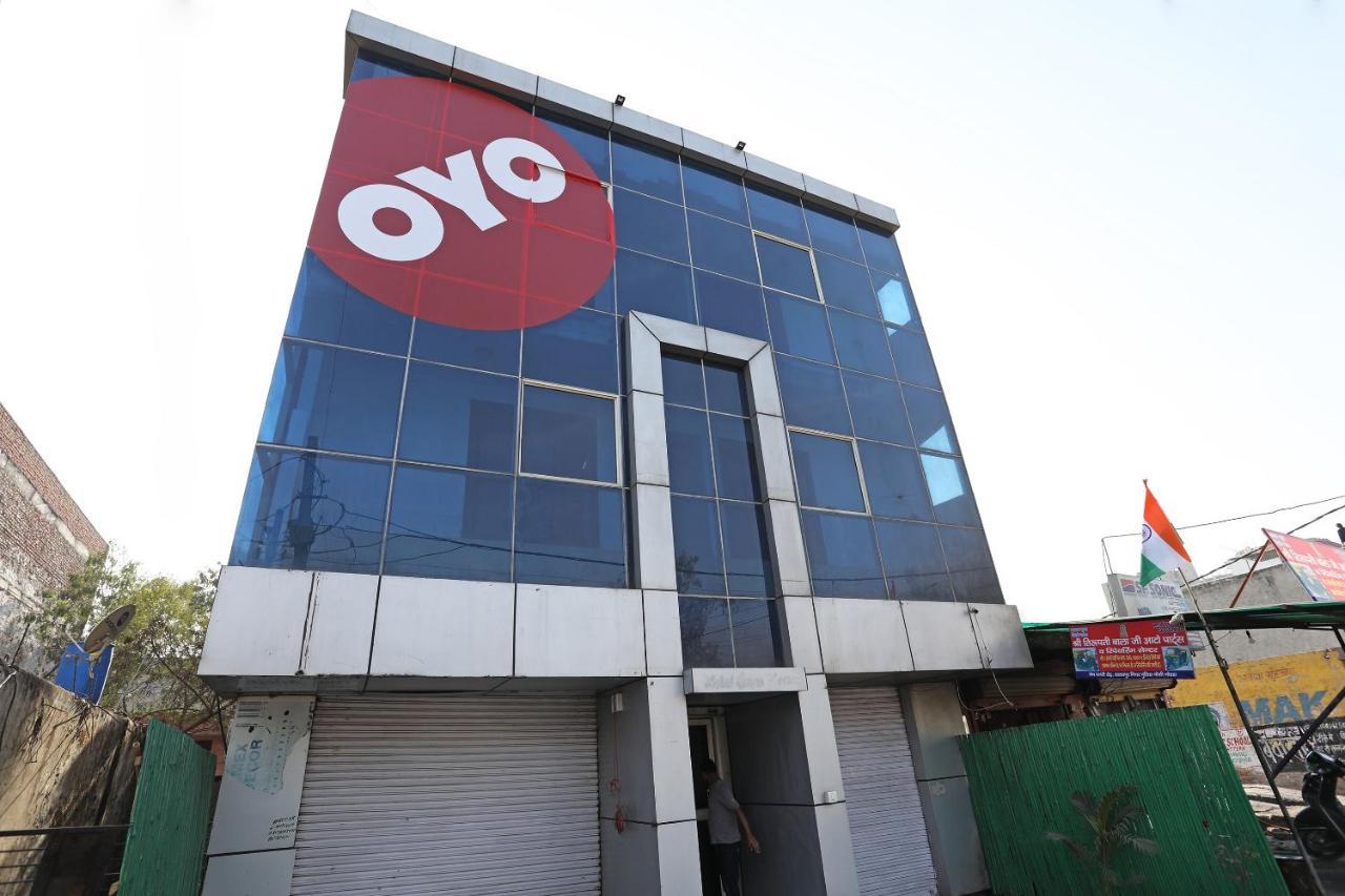 Oyo 11392 The Hotel Grand Hospitality Noida Bagian luar foto