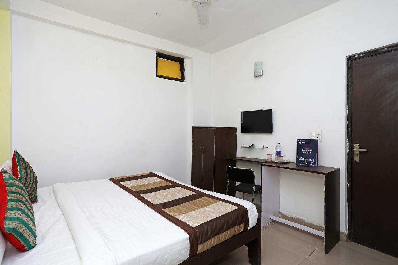 Oyo 11392 The Hotel Grand Hospitality Noida Bagian luar foto