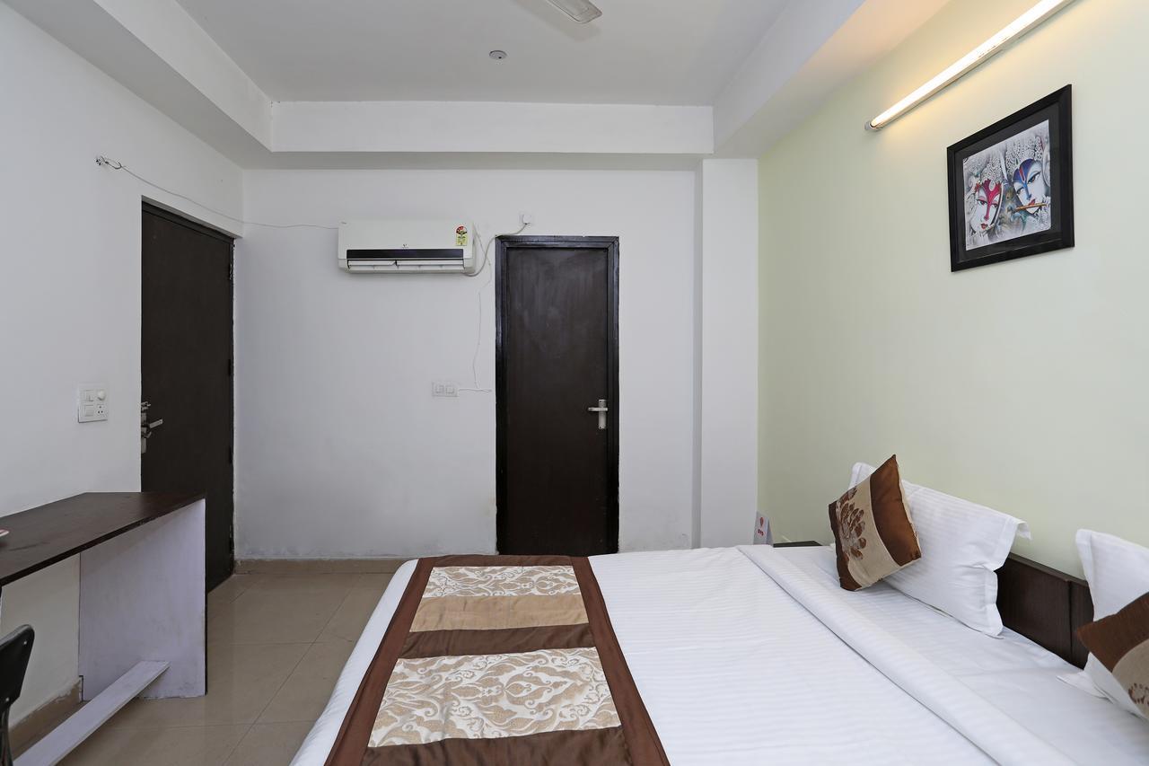 Oyo 11392 The Hotel Grand Hospitality Noida Bagian luar foto